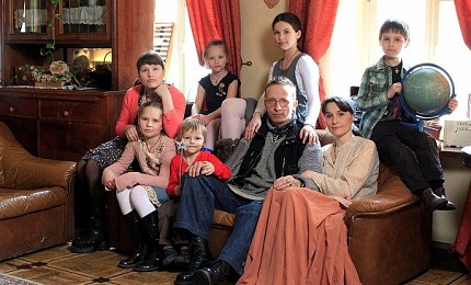 Иван Охлобыстин с семьёй