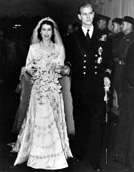 Королева Елизавета II в молодости с будущим мужем Филиппом Маунтбаттеном