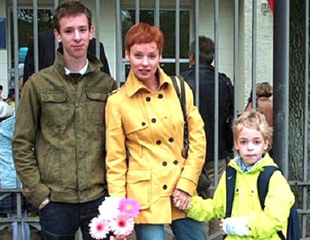 Жанна Эппле с сыновьями Потапом и Ефимом