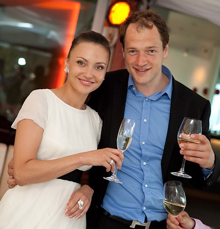 Хоккеист Илья Никулин с женой