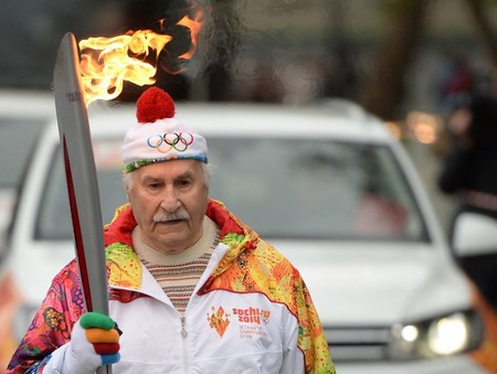 Владимир Зельдин - старейший участник эстафеты Олимпийского огня