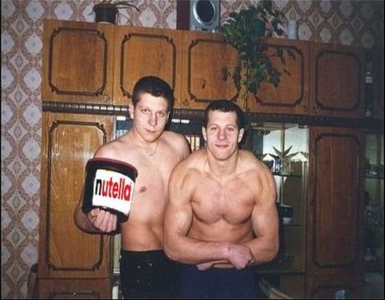 Федор Емельяненко в молодости (справа)